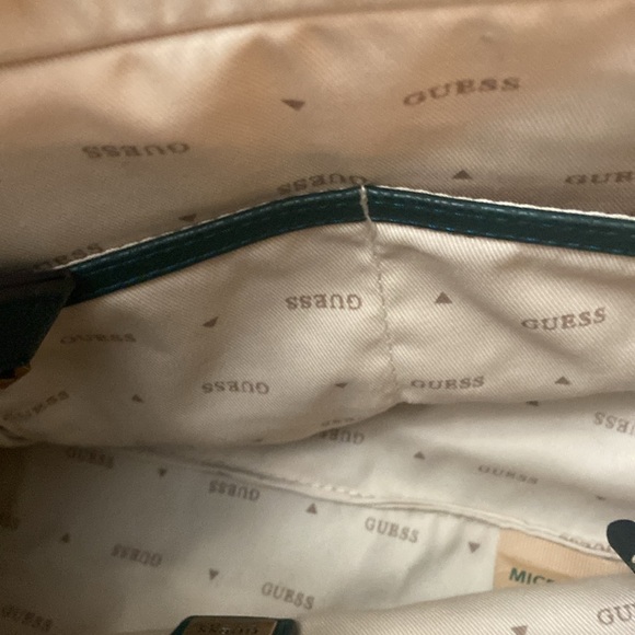 Furry, dark green Guess bag. - Picture 3 of 7